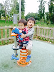 グーーンと立ちあがる。