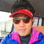 変色するレンズ。