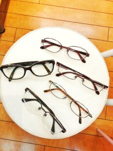 お気に入りの眼鏡フレームがあればレンズ交換でもOKですよ。