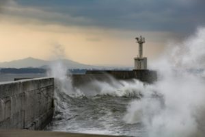 台風のため本日の営業時間を変更します。