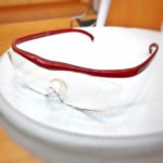 メガネ型拡大鏡。